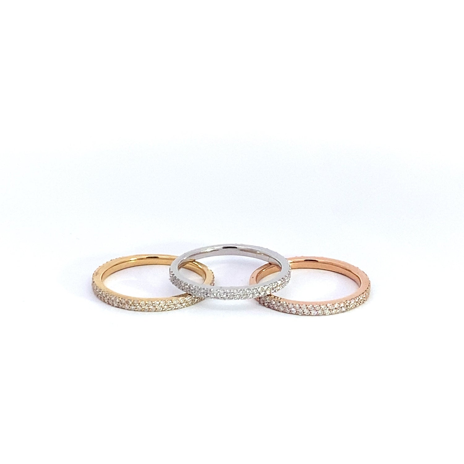 Anillos apilables de diamantes en oro amarillo, blanco y rosa de tres tonos de 14 quilates