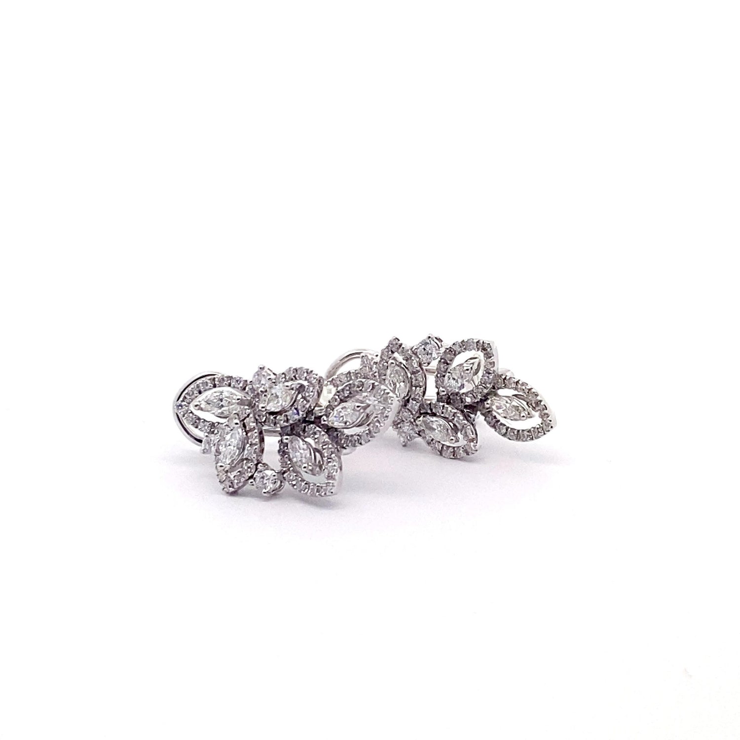 Pendientes de oro blanco de 18 quilates con diamantes marquesa y redondos de fantasía