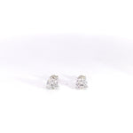 Aretes de oro blanco de 14 quilates con diamantes cultivados en laboratorio de talla brillante redonda