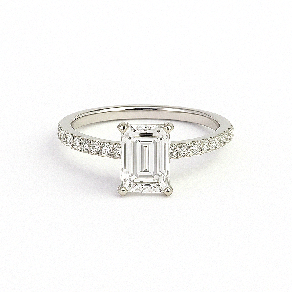 Anillo de compromiso de oro blanco de 14 k con diamantes cultivados en laboratorio y talla esmeralda