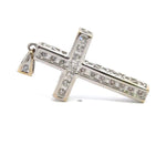 Colgante de cruz con diamantes redondos de talla brillante en oro blanco de 14 quilates