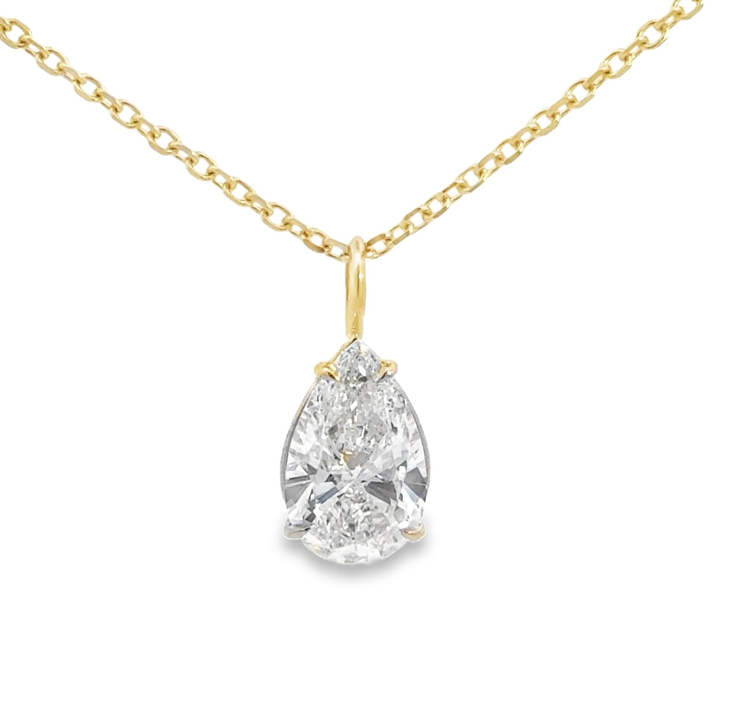 Colgante de diamantes cultivados en laboratorio en forma de pera de oro amarillo de 14 quilates