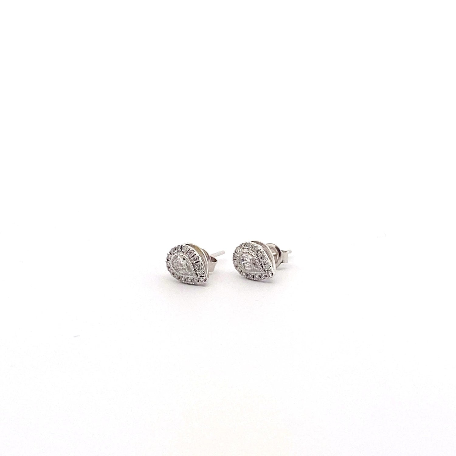 Aretes de diamantes cultivados en laboratorio en forma de pera de oro blanco de 14 quilates
