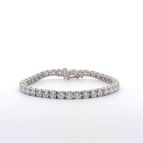 A BRA-00023 tennis bracelet adorned with lab grown diamonds from The DiamondLab.