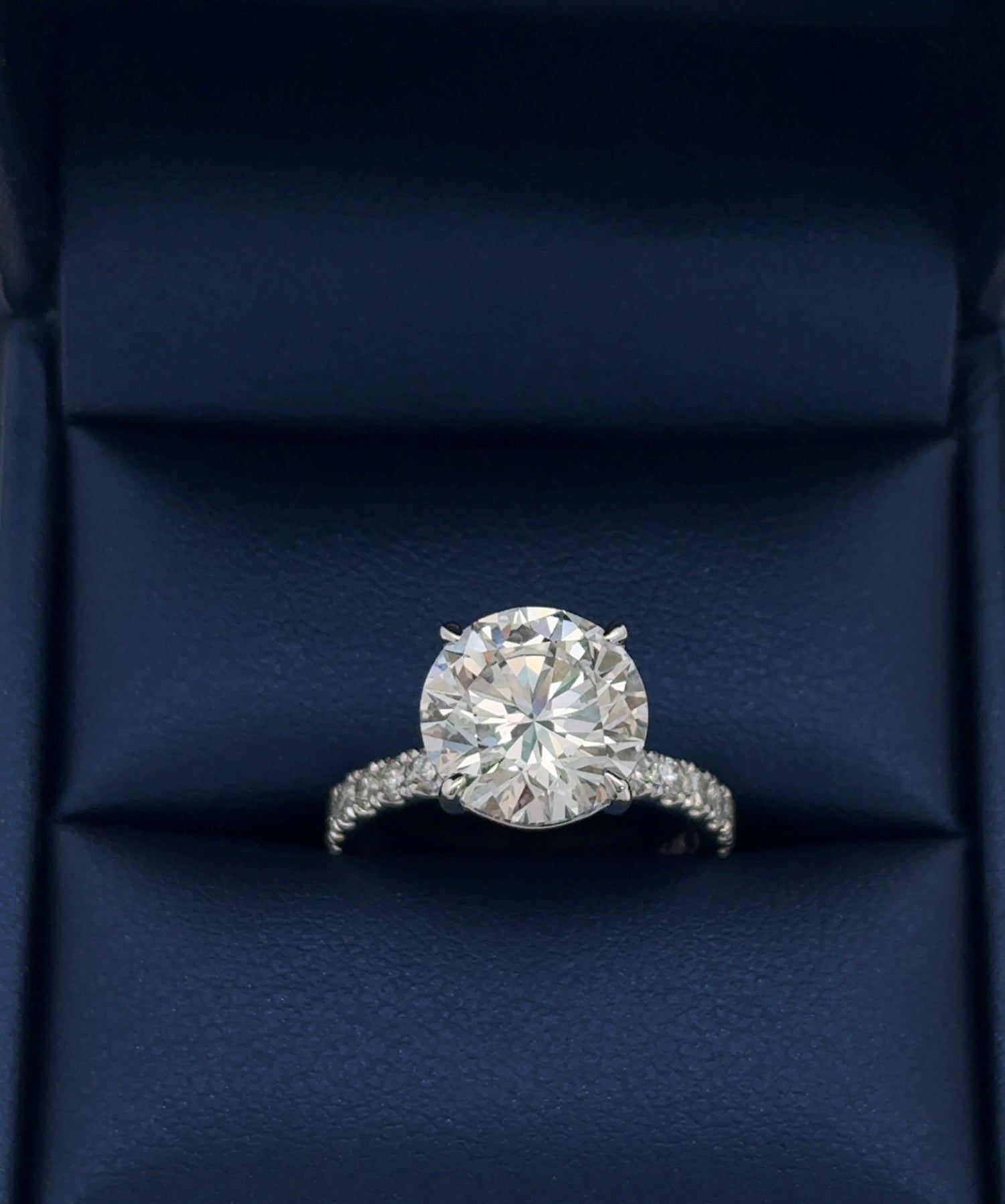 14K White Gold Round Brilliant Cut Lab Grown Diamond Engagement Ring