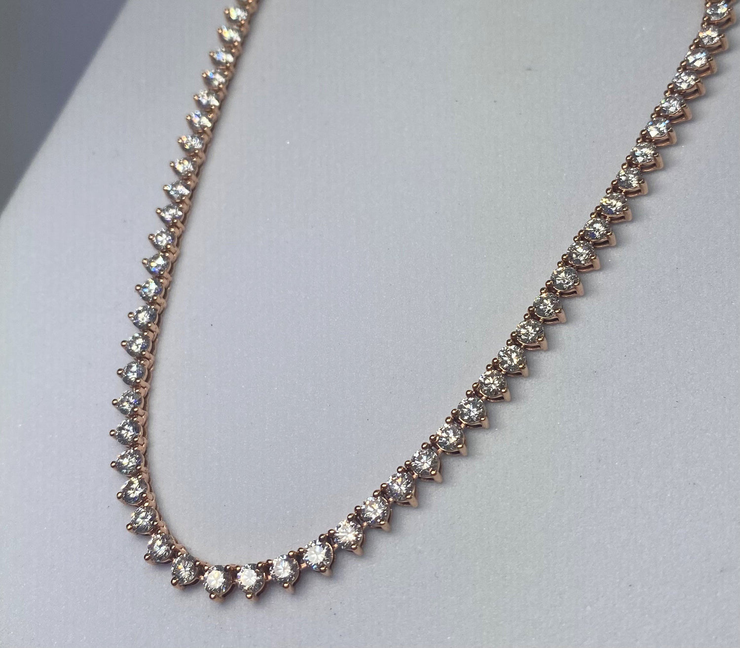 Collar de diamantes cultivados en laboratorio en oro rosa de 14 quilates