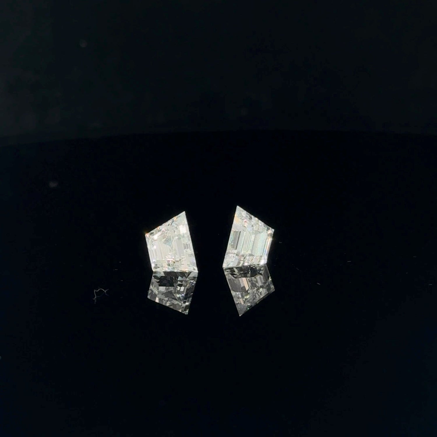 2.11 CTTW Trapezoid Cut Lab Grown Loose Diamonds – E-F Color, VS Clarity