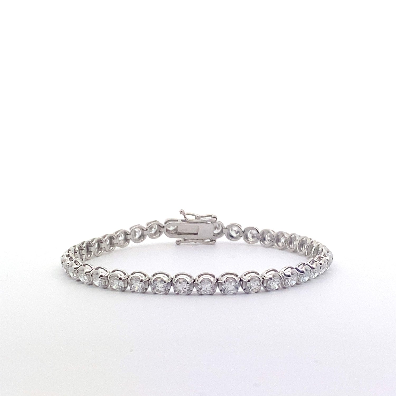 Pulsera de tenis de oro blanco de 14 quilates con diamantes cultivados en laboratorio de talla brillante redonda