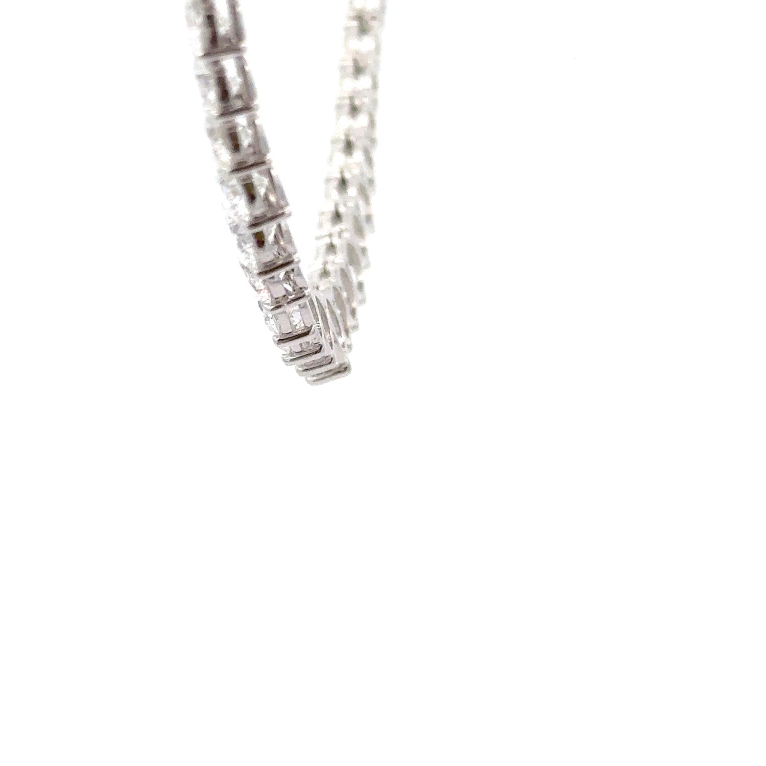 Collar de tenis de oro blanco de 14 quilates con diamantes cultivados en laboratorio y graduados