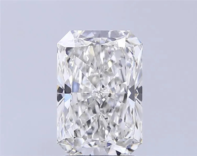 3.08ct Radiant Lab Grown Diamond (Colour G, Clarity VVS2, IGI Certified)