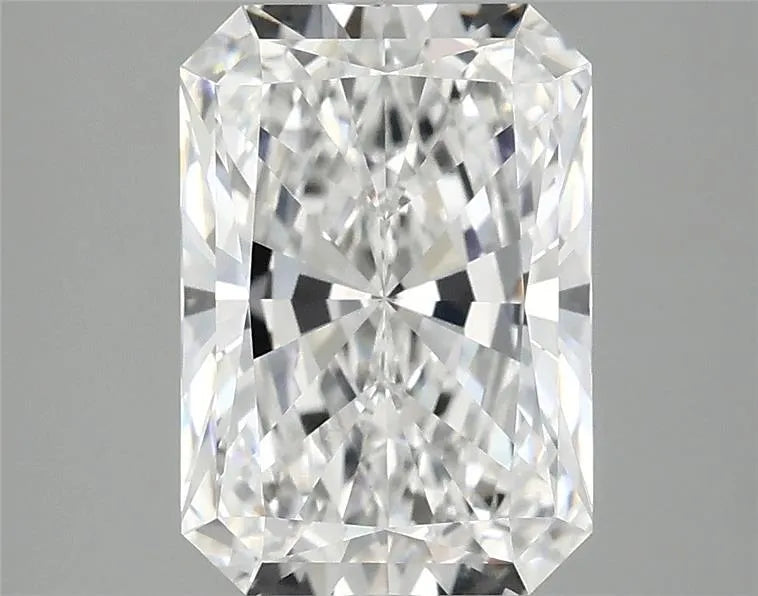 3.10ct Radiant Lab Grown Diamond (Colour D, Clarity VVS2, IGI Certified)