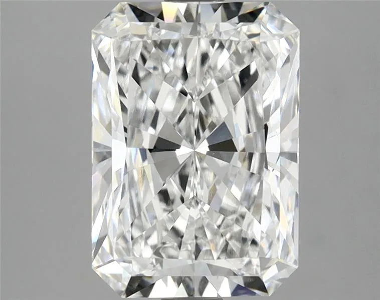 3.22ct Radiant Lab Grown Diamond (Colour E, Clarity VVS2, IGI Certified)