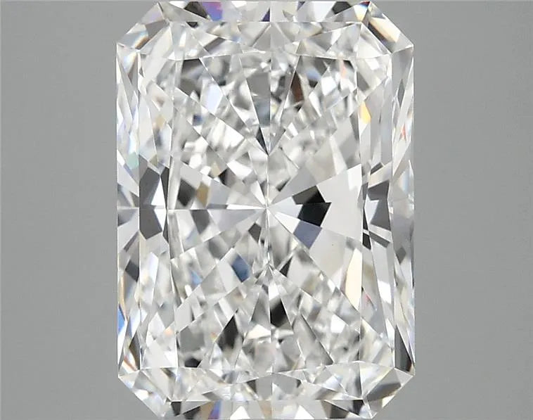 3.99ct Radiant Lab Grown Diamond (Colour E, Clarity VVS2, IGI Certified)