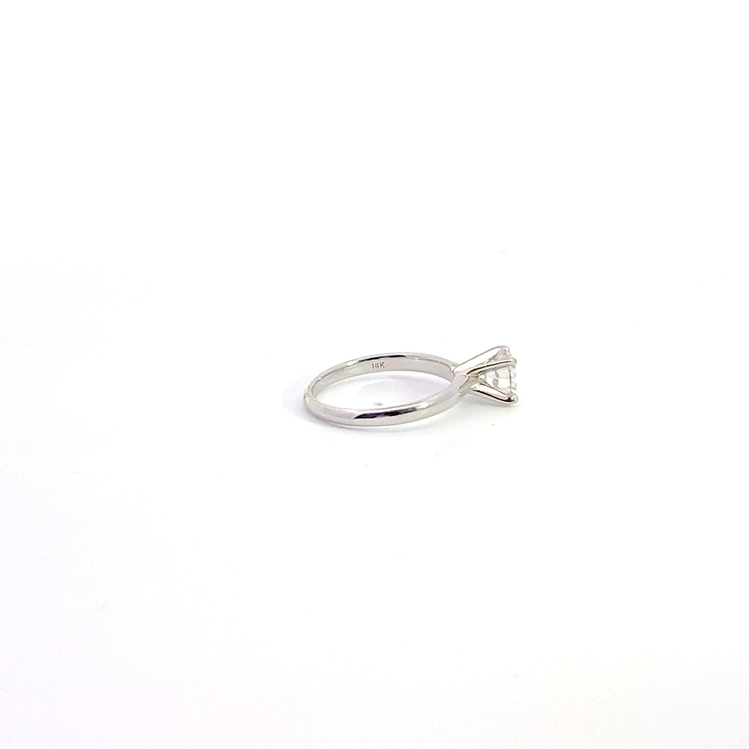 Solitario de diamante cultivado en laboratorio de talla brillante redonda en oro blanco de 14 k