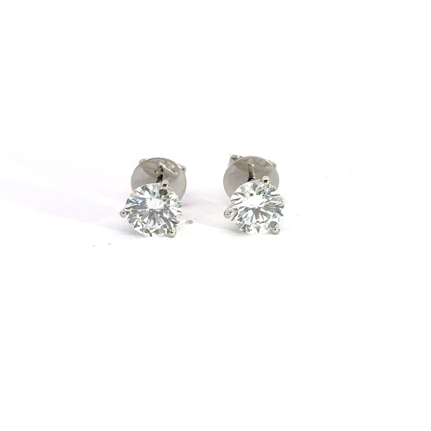 Aretes de diamantes cultivados en laboratorio en oro blanco de 14 quilates