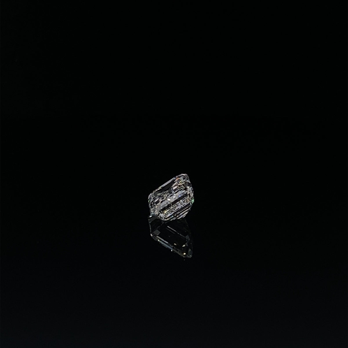 Diamante suelto cultivado en laboratorio de talla esmeralda de 5,01 quilates con certificación IGI