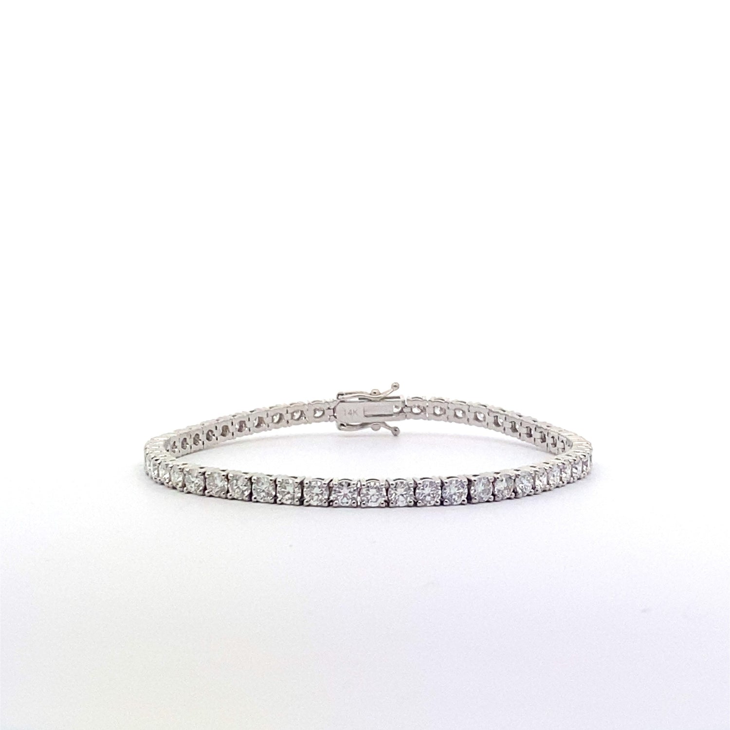 Pulsera de tenis de oro blanco de 14 quilates con diamantes cultivados en laboratorio de talla brillante redonda
