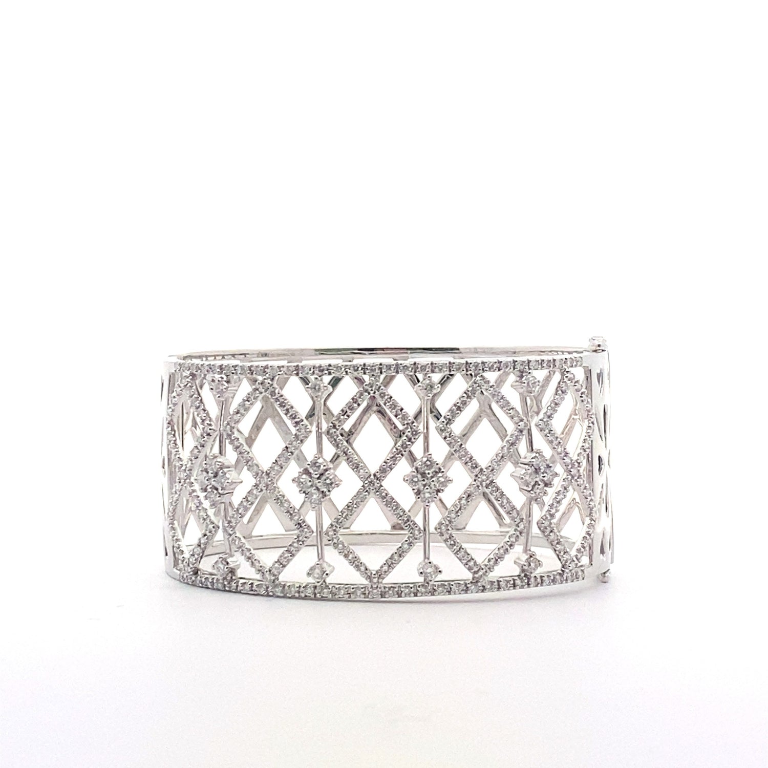 Brazalete ancho vintage italiano de oro blanco de 18 quilates con diamantes