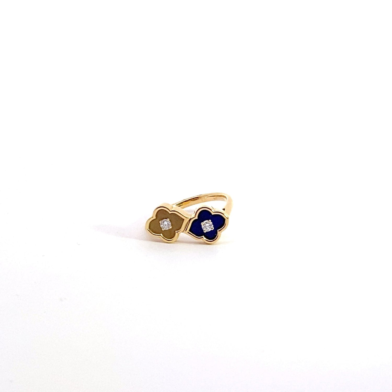Anillo de oro amarillo de 14 quilates con lapislázuli y diamantes redondos en forma de trébol