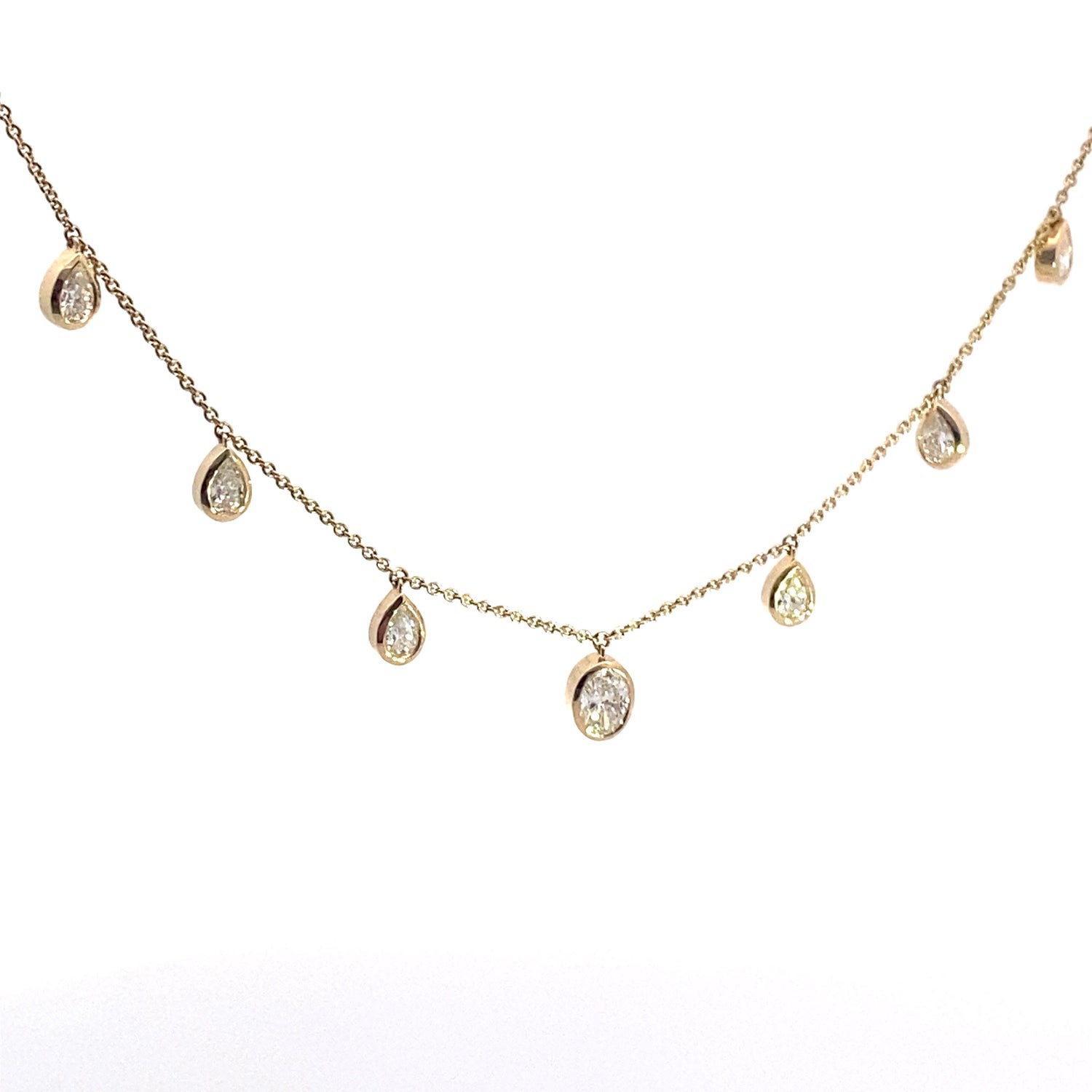 Collar de araña con diamantes cultivados en laboratorio en forma ovalada y de pera en oro amarillo de 14 quilates
