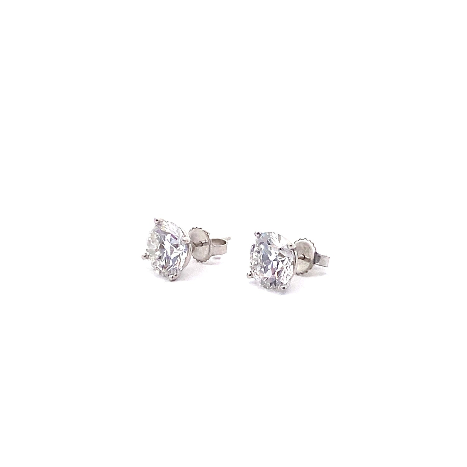 Aretes de diamantes en oro blanco de 14 quilates con engaste de 4 puntas estilo Martini