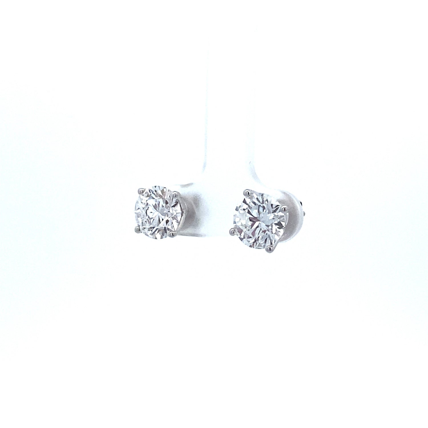 Aretes de oro blanco de 14 quilates con diamantes cultivados en laboratorio de talla brillante redonda